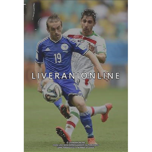 (140625) -- SALVADOR, June 25, 2014 () -- Bosnia And Herzegovina\'s Edin Visca controls the ball during a Group F match between Bosnia And Herzegovina and Iran of 2014 FIFA World Cup at the Arena Fonte Nova Stadium in Salvador, Brazil, June 24, 2014. Bosnia And Herzegovina won 3-1 over Iran on Wednesday.(/Yang Lei) AG ALDO LIVERANI SAS ONLY ITALY