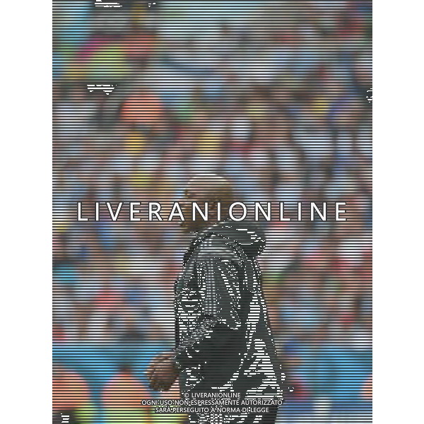 (140625) -- PORTO ALEGRE, June 25, 2014 () -- Nigeria\'s coach Stephen Keshi gives instructions during a Group F match between Nigeria and Argentina of 2014 FIFA World Cup at the Estadio Beira-Rio Stadium in Porto Alegre, Brazil, on June 25, 2014.(/Li Ga)(pcy) AG ALDO LIVERANI SAS ONLY ITALY