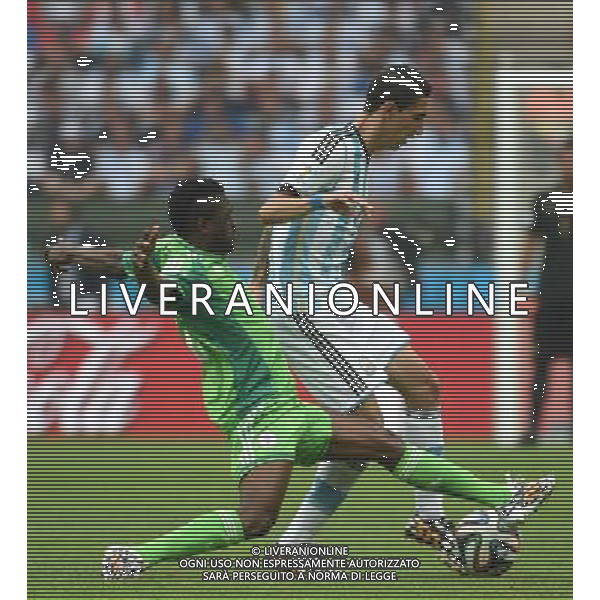 (140625) -- PORTO ALEGRE, June 25, 2014 () -- Argentina\'s Angel Di Maria (R) competes during a Group F match between Nigeria and Argentina of 2014 FIFA World Cup at the Estadio Beira-Rio Stadium in Porto Alegre, Brazil, on June 25, 2014.(/Li Ga)(pcy) AG ALDO LIVERANI SAS ONLY ITALY