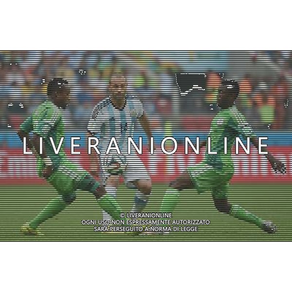 (140625) -- PORTO ALEGRE, June 25, 2014 () -- Argentina\'s Javier Mascherano (C) competes during a Group F match between Nigeria and Argentina of 2014 FIFA World Cup at the Estadio Beira-Rio Stadium in Porto Alegre, Brazil, on June 25, 2014.(/Li Ga)(pcy) AG ALDO LIVERANI SAS ONLY ITALY