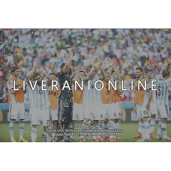 (140625) -- PORTO ALEGRE, June 25, 2014 () -- Argentina\'s players applaud their fans after a Group F match between Nigeria and Argentina of 2014 FIFA World Cup at the Estadio Beira-Rio Stadium in Porto Alegre, Brazil, on June 25, 2014. Argentina won 3-2 over Nigeria on Wednesday. (/Chen Jianli)(pcy) AG ALDO LIVERANI SAS ONLY ITALY