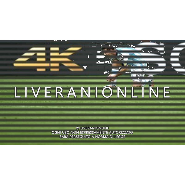 (140625) -- PORTO ALEGRE, June 25, 2014 () -- Argentina\'s Lionel Mess ties his shoelace during a Group F match between Nigeria and Argentina of 2014 FIFA World Cup at the Estadio Beira-Rio Stadium in Porto Alegre, Brazil, on June 25, 2014. Argentina won 3-2 over Nigeria on Wednesday. (/Li Ga)(pcy) AG ALDO LIVERANI SAS ONLY ITALY