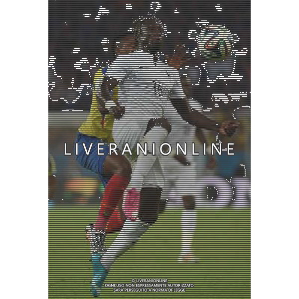 (140625) -- RIO DE JANEIRO, June 25, 2014 () -- France\'s Bacary Sagna vies for the ball during a Group E match between Ecuador and France of 2014 FIFA World Cup at the Estadio do Maracana Stadium in Rio de Janeiro, Brazil, June 25, 2014. (/Wang Yuguo) AG ALDO LIVERANI SAS ONLY ITALY