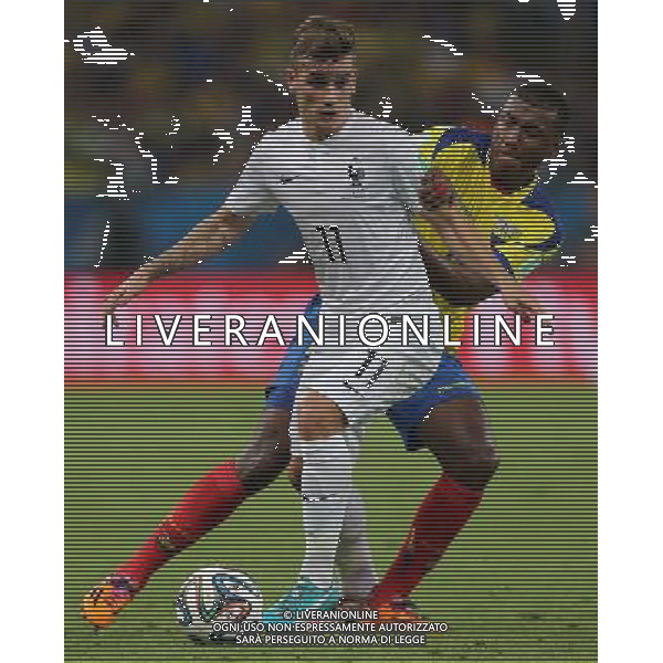 (140625) -- RIO DE JANEIRO, June 25, 2014 () -- France\'s Lucas Digne controls the ball during a Group E match between Ecuador and France of 2014 FIFA World Cup at the Estadio do Maracana Stadium in Rio de Janeiro, Brazil, June 25, 2014. (/Xu Zijian) AG ALDO LIVERANI SAS ONLY ITALY