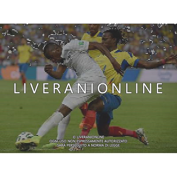 (140625) -- RIO DE JANEIRO, June 25, 2014 () -- France\'s Blaise Matuidi vies with Ecuador\'s Juan Carlos Paredes during a Group E match between Ecuador and France of 2014 FIFA World Cup at the Estadio do Maracana Stadium in Rio de Janeiro, Brazil, June 25, 2014. (/Wang Yuguo) AG ALDO LIVERANI SAS ONLY ITALY