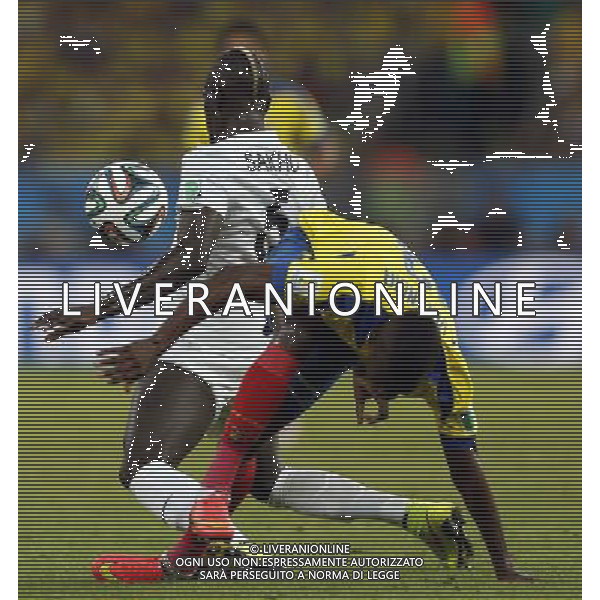 (140625) -- RIO DE JANEIRO, June 25, 2014 () -- Ecuador\'s Enner Valencia vies with France\'s Mamadou Sakho during a Group E match between Ecuador and France of 2014 FIFA World Cup at the Estadio do Maracana Stadium in Rio de Janeiro, Brazil, June 25, 2014. (/Wang Lili) AG ALDO LIVERANI SAS ONLY ITALY