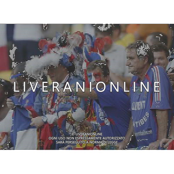 (140625) -- RIO DE JANEIRO, June 25, 2014 () -- France\'s fans are seen before a Group E match between Ecuador and France of 2014 FIFA World Cup at the Estadio do Maracana Stadium in Rio de Janeiro, Brazil, June 25, 2014. (/Wang Lili) AG ALDO LIVERANI SAS ONLY ITALY