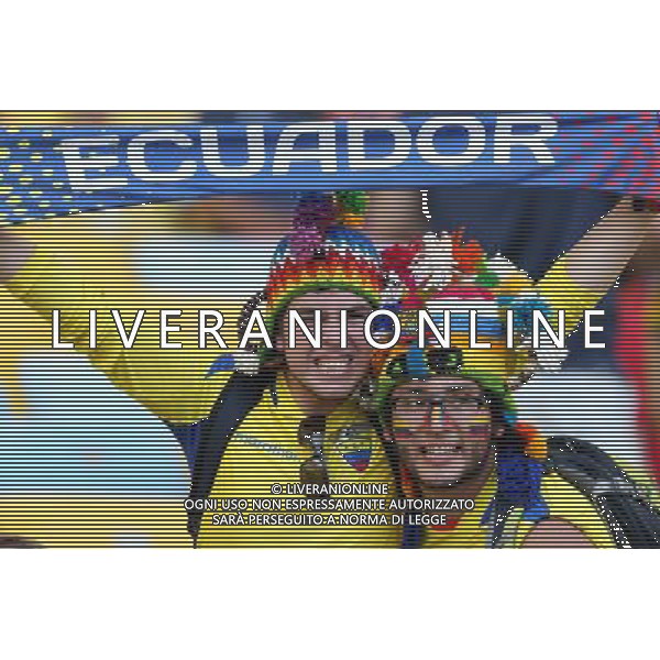 (140625) -- RIO DE JANEIRO, June 25, 2014 () -- Ecuador\'s fans pose before a Group E match between Ecuador and France of 2014 FIFA World Cup at the Estadio do Maracana Stadium in Rio de Janeiro, Brazil, June 25, 2014. (/Xu Zijian) AG ALDO LIVERANI SAS ONLY ITALY