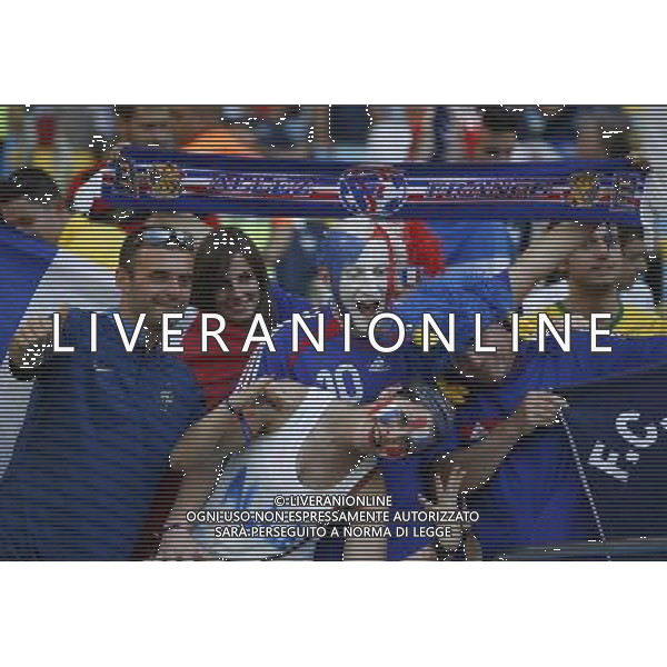 (140625) -- RIO DE JANEIRO, June 25, 2014 () -- France\'s fans pose before a Group E match between Ecuador and France of 2014 FIFA World Cup at the Estadio do Maracana Stadium in Rio de Janeiro, Brazil, June 25, 2014. (/Wang Lili) AG ALDO LIVERANI SAS ONLY ITALY