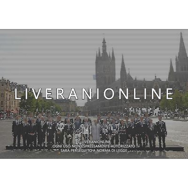 (140626) -- BRUSSELS, June 26, 2014 () -- European leaders pose for the family photos in front of city hall of Ypres, northwest of Belgium, June 26, 2014. EU leaders begin a two-day summit here, one of the World War I\'s deadliest battlefields, on Thursday. (/Ye Pingfan) ©PHOTOHOT/Agenzia Aldo Liverani sas - ITALY ONLY - EDITORIAL USE ONLY