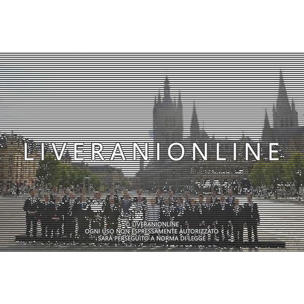 (140626) -- BRUSSELS, June 26, 2014 () -- European leaders pose for the family photos in front of city hall of Ypres, northwest of Belgium, June 26, 2014. EU leaders begin a two-day summit here, one of the World War I\'s deadliest battlefields, on Thursday. (/Ye Pingfan) ©PHOTOHOT/Agenzia Aldo Liverani sas - ITALY ONLY - EDITORIAL USE ONLY