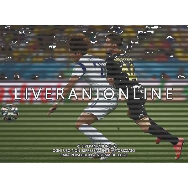 (140626) -- SAO PAULO, June 26, 2014 () -- Belgium\'s Dries Mertens (R) vies with Korea Republic\'s Hong Jeong Ho during a Group H match between South Korea and Belgium of 2014 FIFA World Cup at the Arena de Sao Paulo Stadium in Sao Paulo, Brazil, on June 26, 2014. (/Li Ga)(xzj) ©PHOTOHOT/Agenzia Aldo Liverani sas - ITALY ONLY - EDITORIAL USE ONLY