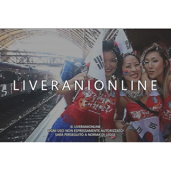 (140626) -- SAO PAULO, June 26, 2014 () -- Supporters of Korea Republic pose as they wait for a train to the Arena Sao Paulo Stadium where a Group H match between Belgium and Korea Republic of 2014 FIFA World Cup is held, in Sao Paulo, Brazil, June 26, 2014.(/Rahel Patrasso)(pcy) ©PHOTOHOT/Agenzia Aldo Liverani sas - ITALY ONLY - EDITORIAL USE ONLY