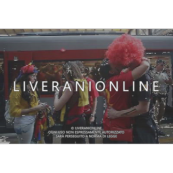 (140626) -- SAO PAULO, June 26, 2014 () -- Supporters of Belgium are seen before boarding a train to the Arena Sao Paulo Stadium where a Group H match between Belgium and Korea Republic of 2014 FIFA World Cup is held, in Sao Paulo, Brazil, June 26, 2014.(/Rahel Patrasso)(pcy) ©PHOTOHOT/Agenzia Aldo Liverani sas - ITALY ONLY - EDITORIAL USE ONLY