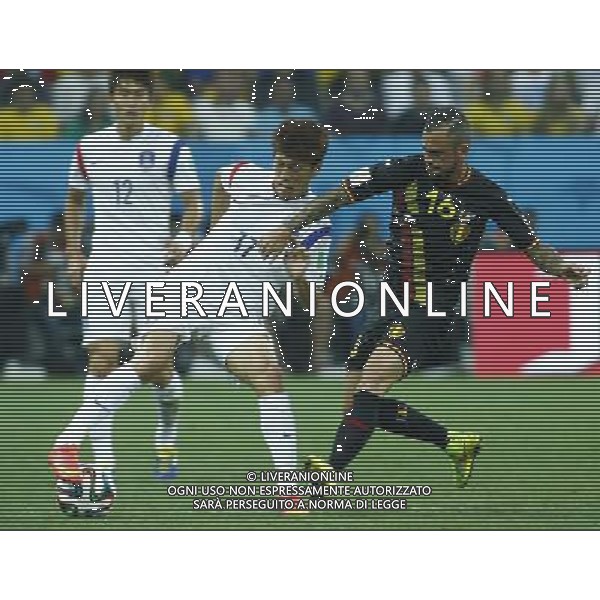 (140626) -- SAO PAULO, June 26, 2014 () -- Belgium\'s Steven Defour (R) vies with Korea Republic\'s Lee Chung Yong during a Group H match between Korea Republic and Belgium of 2014 FIFA World Cup at the Arena de Sao Paulo Stadium in Sao Paulo, Brazil, on June 26, 2014. (/Chen Jianli)(xzj) ©PHOTOHOT/Agenzia Aldo Liverani sas - ITALY ONLY - EDITORIAL USE ONLY