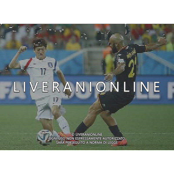 (140626) -- SAO PAULO, June 26, 2014 () -- Belgium\'s Vanden Borre (R) vies with Korea Republic\'s Lee Chung Yong during a Group H match between Korea Republic and Belgium of 2014 FIFA World Cup at the Arena de Sao Paulo Stadium in Sao Paulo, Brazil, on June 26, 2014. (/Chen Jianli)(xzj) ©PHOTOHOT/Agenzia Aldo Liverani sas - ITALY ONLY - EDITORIAL USE ONLY