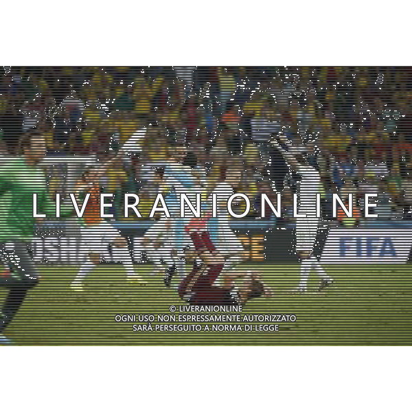 (140626) -- CURITIBA, June 26, 2014 () -- Algeria\'s players celebrate after a Group H match between Algeria and Russia of 2014 FIFA World Cup at the Arena da Baixada Stadium in Curitiba, Brazil, June 26, 2014. Algeria enters Round of 16 after the Thursday match which ended in a 1-1 draw.(/Zhou Lei) ©PHOTOHOT/Agenzia Aldo Liverani sas - ITALY ONLY - EDITORIAL USE ONLY