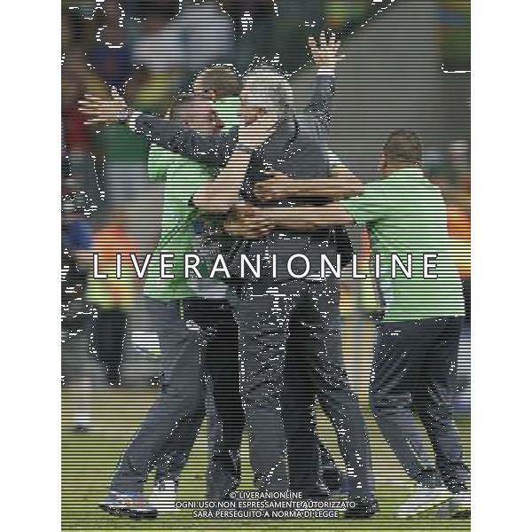 (140626) -- CURITIBA, June 26, 2014 () -- Algeria\'s coach Vahid Halilhodzic (C) celebrates after a Group H match between Algeria and Russia of 2014 FIFA World Cup at the Arena da Baixada Stadium in Curitiba, Brazil, June 26, 2014. The match ended in a 1-1 draw.(/Zhou Lei) ©PHOTOHOT/Agenzia Aldo Liverani sas - ITALY ONLY - EDITORIAL USE ONLY