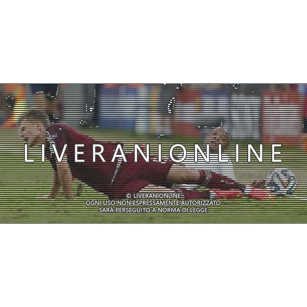 (140626) -- CURITIBA, June 26, 2014 () -- Algeria\'s Yasine Brahimi and Russia\'s Oleg Shatov fall down during a Group H match between Algeria and Russia of 2014 FIFA World Cup at the Arena da Baixada Stadium in Curitiba, Brazil, June 26, 2014. (/Zhou Lei) ©PHOTOHOT/Agenzia Aldo Liverani sas - ITALY ONLY - EDITORIAL USE ONLY