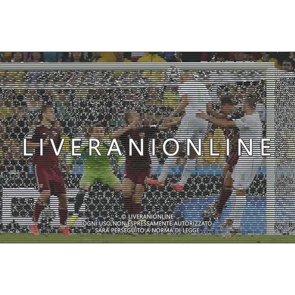 (140626) -- CURITIBA, June 26, 2014 () -- Algeria\'s Islam Slimani (3rd R) shoots a header during a Group H match between Algeria and Russia of 2014 FIFA World Cup at the Arena da Baixada Stadium in Curitiba, Brazil, June 26, 2014. (/Zhou Lei) ©PHOTOHOT/Agenzia Aldo Liverani sas - ITALY ONLY - EDITORIAL USE ONLY