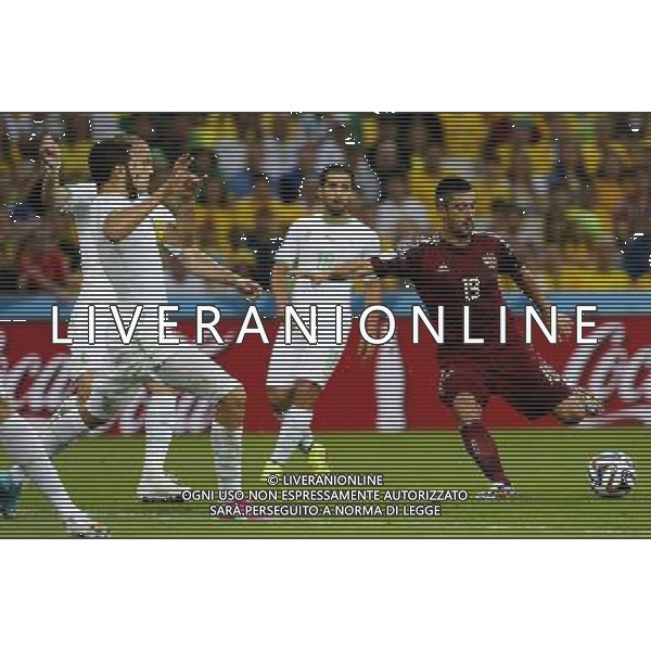 (140626) -- CURITIBA, June 26, 2014 () -- Russia\'s Alexander Samedov (R) passes the ball during a Group H match between Algeria and Russia of 2014 FIFA World Cup at the Arena da Baixada Stadium in Curitiba, Brazil, June 26, 2014. (/Zhou Lei) ©PHOTOHOT/Agenzia Aldo Liverani sas - ITALY ONLY - EDITORIAL USE ONLY