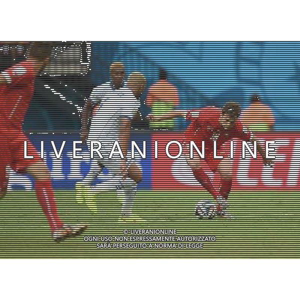 (140625) -- MANAUS, June 25, 2014 () -- Switzerland\'s Admir Mehmedi (1st R) controls the ball during a Group E match between Honduras and Switzerland of 2014 FIFA World Cup at the Arena Amazonia Stadium in Manaus, Brazil, on June 25, 2014.(/Liu Dawei)(pcy) ©PHOTOSHOT/Agenzia Aldo Liverani sas - ITALY ONLY - EDITORIAL USE ONLY