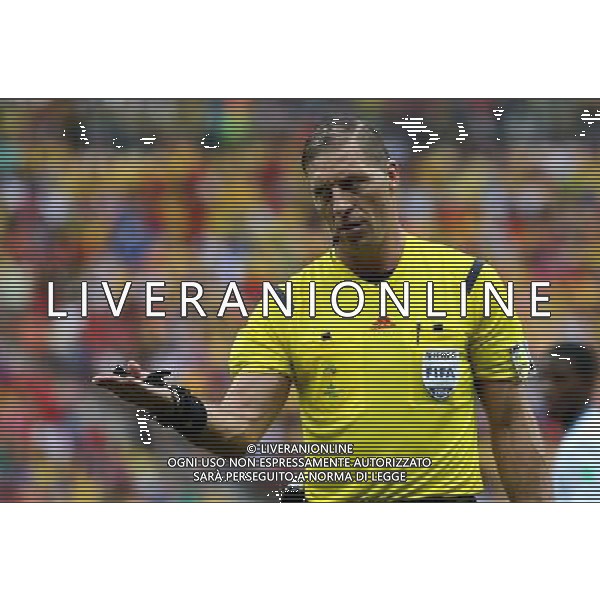 (140625) -- MANAUS, June 25, 2014 () -- Argentina\'s referee Nestor Pitana calls a foul during a Group E match between Honduras and Switzerland of 2014 FIFA World Cup at the Arena Amazonia Stadium in Manaus, Brazil, on June 25, 2014. Switzerland won 3-0 over Honduras on Wednesday. (/Li Ming)(pcy) ©PHOTOSHOT/Agenzia Aldo Liverani sas - ITALY ONLY - EDITORIAL USE ONLY