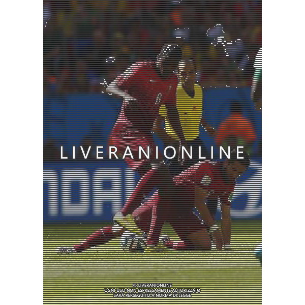 (140626) -- BRASILIA, June 26, 2014 () -- Portugal\'s William Carvalho (L) vies for the ball during a Group G match between Portugal and Ghana of 2014 FIFA World Cup at the Estadio Nacional Stadium in Brasilia, Brazil, June 26, 2014. (/Liu Bin) ©PHOTOHOT/Agenzia Aldo Liverani sas - ITALY ONLY - EDITORIAL USE ONLY