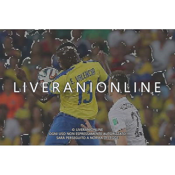 (140625) -- RIO DE JANEIRO, June 25, 2014 () -- Ecuador\'s Enner Valencia vies with France\'s Laurent Koscielny during a Group E match between Ecuador and France of 2014 FIFA World Cup at the Estadio do Maracana Stadium in Rio de Janeiro, Brazil, June 25, 2014. The match ended in a 0-0 draw. (/Xu Zijian) ©PHOTOSHOT/Agenzia Aldo Liverani sas - ITALY ONLY - EDITORIAL USE ONLY