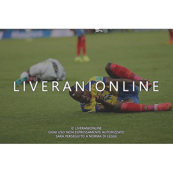 (140625) -- RIO DE JANEIRO, June 25, 2014 () -- Ecuador\'s Walter Ayovi falls down during a Group E match between Ecuador and France of 2014 FIFA World Cup at the Estadio do Maracana Stadium in Rio de Janeiro, Brazil, June 25, 2014. The match ended in a 0-0 draw. (/Xu Zijian) ©PHOTOSHOT/Agenzia Aldo Liverani sas - ITALY ONLY - EDITORIAL USE ONLY
