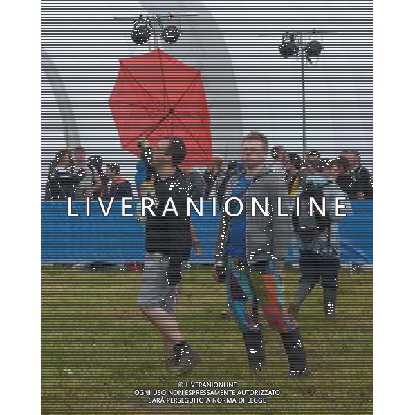 Glastonbury, UK, 26/06/2014 : Atmosphere and arrivals at Glastonbury Festival. Fans and festival goers arrive and get in the sprit before the music and arts festival starts for real on Friday. Picture by Julie Edwards ©PHOTOHOT/Agenzia Aldo Liverani sas - ITALY ONLY - EDITORIAL USE ONLY