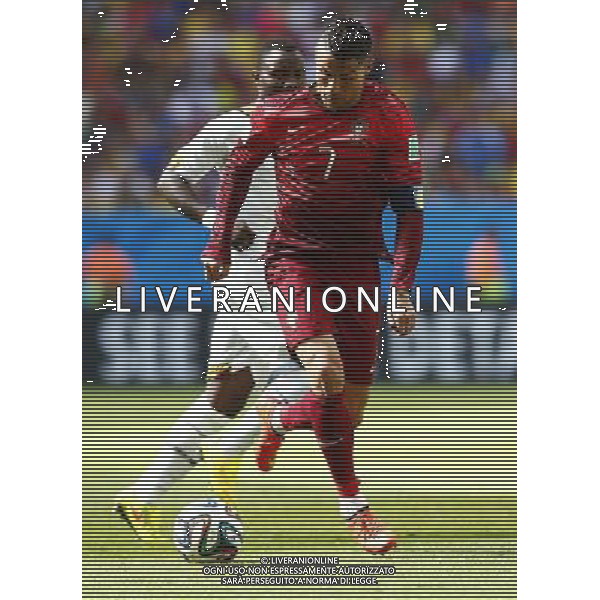 (140626) -- BRASILIA, June 26, 2014 () -- Portugal\'s Cristiano Ronaldo runs with the ball during a Group G match between Portugal and Ghana of 2014 FIFA World Cup at the Estadio Nacional Stadium in Brasilia, Brazil, June 26, 2014. (/Liu Bin) ©photoshot/Agenzia Aldo Liverani sas - ITALY ONLY - EDITORIAL USE ONLY - PORTOGALLO GHANA CAMPIONATO DEL MONDO BRASILE 2014