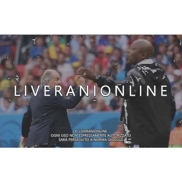(140625) -- PORTO ALEGRE, June 25, 2014 () -- Argentina\'s coach Alejandro Sabella (L) and Nigeria\'s coach Stephen Keshi give instructions during a Group F match between Nigeria and Argentina of 2014 FIFA World Cup at the Estadio Beira-Rio Stadium in Porto Alegre, Brazil, on June 25, 2014. Argentina won 3-2 over Nigeria on Wednesday. (/Li Ga)(pcy) ©PHOTOSHOT/Agenzia Aldo Liverani sas - ITALY ONLY - EDITORIAL USE ONLY