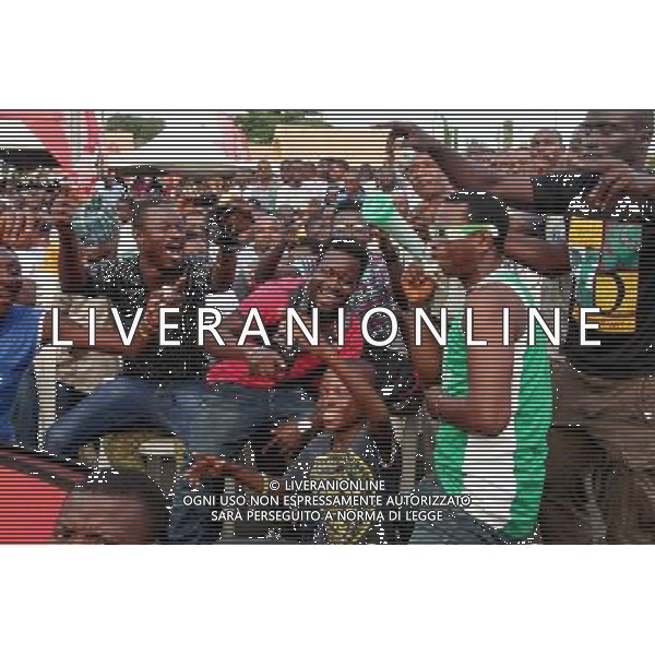 (140626) -- LAGOS, June 26, 2014 () -- Soccer fans of Nigeria?watch the televised 2014 FIFA World Cup match between Nigeria and Argentina in Lagos, in Nigeria, June 25, 2014. (/Stinger) ©photoshot/Agenzia Aldo Liverani sas - ITALY ONLY - EDITORIAL USE ONLY
