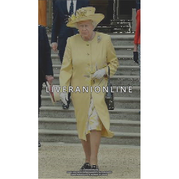 Queen Elizabeth II attends the \'Not Forgotten\' Association (NFA) Garden party, for the charity that helps ex service personnel. ©PHOTOSHOT/Agenzia Aldo Liverani sas - ITALY ONLY - EDITORIAL USE ONLY - La regina Elisabetta II d\'Inghilterra a Buckingham Palace, per partecipare all\'associazione per non dimenticare, a Londra.