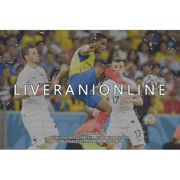 Antonio Valencia / Morgan Schneiderlin - 25.06.2014 - France / Equateur - Coupe du Monde 2014 - Photo : Larsson / Bildbyran / Icon Sport AG ALDOL IVERANI SAS ONLY ITALY