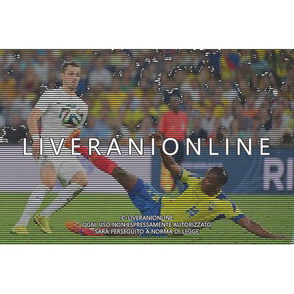 Morgan SCHNEIDERLIN / Segundo CASTILLO - 25.06.2014 - France / Equateur - Coupe du Monde 2014 - Photo : Dave Winter / Icon Sport AG ALDOL IVERANI SAS ONLY ITALY