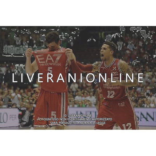 Campionato Serie A BEKO - Play Off Finale gara 7 Milano 27-06-2014 Mediolanum Forum EA7 Emporio Armani Milano - Montepaschi Siena nella foto Gentile e Hackett foto Roberto Garavaglia - ag. Aldo Liverani