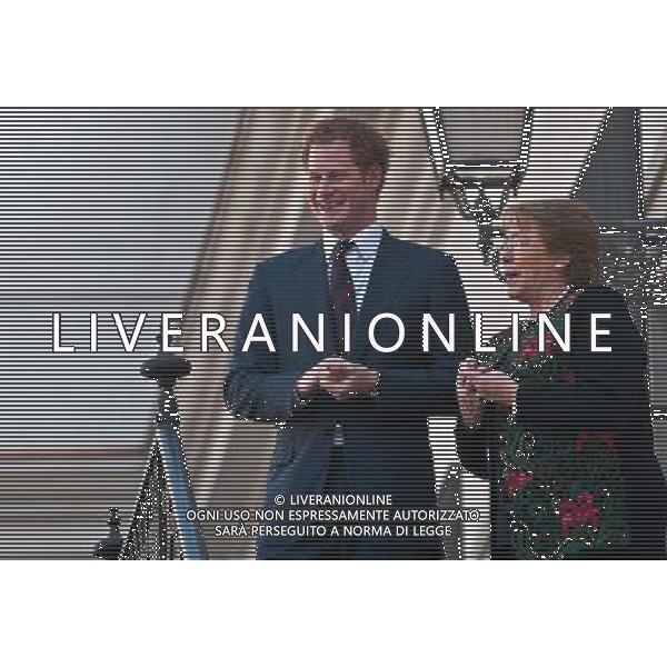 (140627) -- SANTIAGO, June 27, 2014 () -- Chilean President Michelle Bachelet (R) meets with Prince Harry of Britain at La Moneda presidential palace in Santiago, capital of Chile, on June 27, 2014. Prince Harry is in Chile on a three-day official visit, after his visit to Brazil. (/Jorge Villegas) (jg) (sp) ©PHOTOSHOT/Agenzia Aldo Liverani sas - ITALY ONLY - EDITORIAL USE ONLY