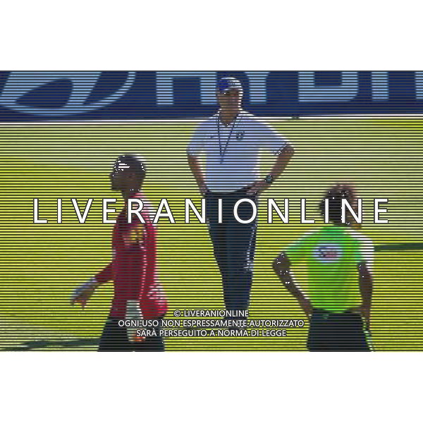 (140627) -- BELO HORIZONTE, June 27, 2014 () -- Brazil\'s head coach Luiz Felipe Scolari (C) looks on during a training session in Belo Horizonte, Brazil, June 27, 2014. Brazil\'s national football team participated in a training session for the first match of the Round of 16 here on Friday. (/Liu Bin)(xzj) ©PHOTOSHOT/Agenzia Aldo Liverani sas - ITALY ONLY - EDITORIAL USE ONLY