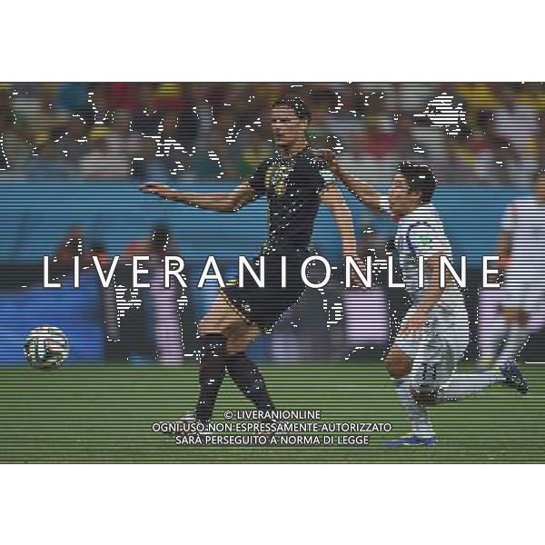 (140626) -- SAO PAULO, June 26, 2014 () -- Korea Republic\'s Lee Keun Ho (R) vies with Belgium\'s Daniel Van Buyten during a Group H match between Korea Republic and Belgium of 2014 FIFA World Cup at the Arena de Sao Paulo Stadium in Sao Paulo, Brazil, on June 26, 2014. Belgium won 1-0 over Korea Republic on Thursday. Belgium and Algeria enter Round of 16 from Group H. (/Li Ga)(pcy) ©PHOTOSHOT/Agenzia Aldo Liverani sas - ITALY ONLY - EDITORIAL USE ONLY - Corea del Sud Vs Belgio Coppa del Mondo 2014 partita del Gruppo H FIFA World Cup 2014 allo Stadio Arena di Sao Paulo, in Brasile, il 26 giugno 2014