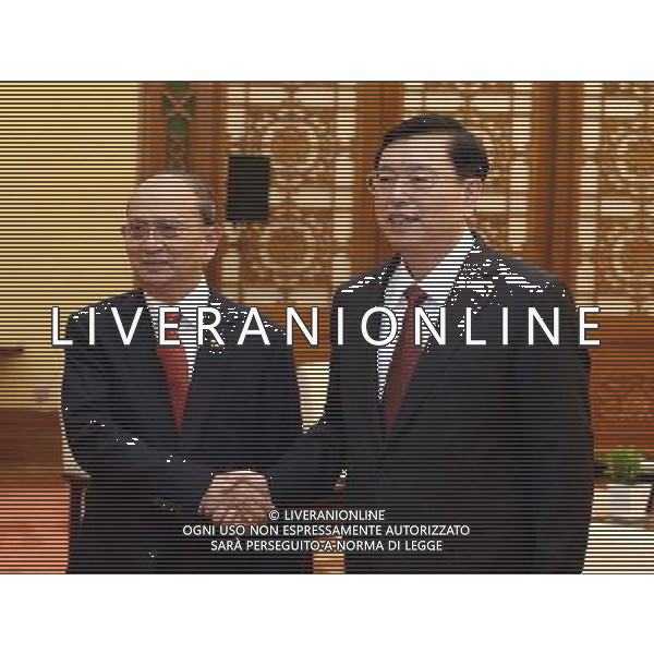 (140627) -- BEIJING, June 27, 2014 () -- Zhang Dejiang (R), chairman of the Standing Committee of China\'s National People\'s Congress, meets with Myanmar President U Thein Sein in Beijing, China, June 27, 2014. (/Liu Jiansheng) (hdt) ©PHOTOSHOT/Agenzia Aldo Liverani sas - ITALY ONLY - EDITORIAL USE ONLY