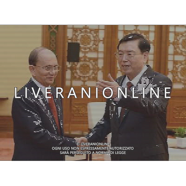 (140627) -- BEIJING, June 27, 2014 () -- Zhang Dejiang (R), chairman of the Standing Committee of China\'s National People\'s Congress, meets with Myanmar President U Thein Sein in Beijing, China, June 27, 2014. (/Liu Jiansheng) (hdt) ©PHOTOSHOT/Agenzia Aldo Liverani sas - ITALY ONLY - EDITORIAL USE ONLY