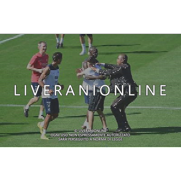 Intrus sur le terrain / Eliaquim MANGALA - 27.06.2014 - Entrainement Equipe de France - Coupe du Monde 2014 - Photo : Dave Winter / Icon Sport