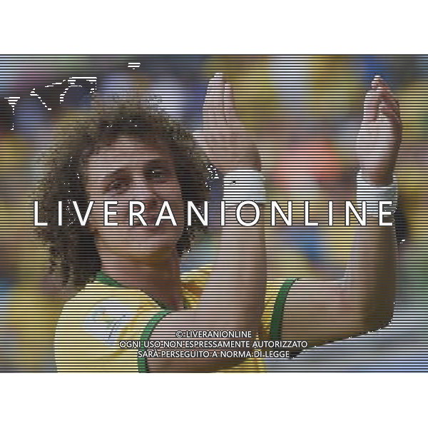 (140628) -- BELO HORIZONTE, June 28, 2014 () -- Brazil\'s David Luiz applauds the audience after a Round of 16 match between Brazil and Chile of 2014 FIFA World Cup at the Estadio Mineirao Stadium in Belo Horizonte, Brazil, on June 28, 2014. Brazil won 4-3 (3-2 in penalties) over Chile and qualified for Quarter-finals on Saturday. (/Qi Heng)(pcy) AG ALDO LIVERANI SAS ONLY ITALY