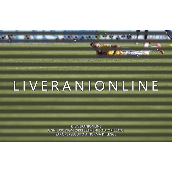 (140628) -- BELO HORIZONTE, June 28, 2014 () -- Brazil\'s Neymar falls down during a Round of 16 match between Brazil and Chile of 2014 FIFA World Cup at the Estadio Mineirao Stadium in Belo Horizonte, Brazil, on June 28, 2014. Brazil won 4-3 (3-2 in penalties) over Chile and qualified for Quarter-finals on Saturday.(/Liu Dawei)(rh) AG ALDO LIVERANI SAS ONLY ITALY