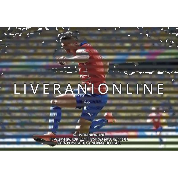 (140628) -- BELO HORIZONTE, June 28, 2014 () -- Chile\'s Alexis Sanchez celebrates the goal during a Round of 16 match between Brazil and Chile of 2014 FIFA World Cup at the Estadio Mineirao Stadium in Belo Horizonte, Brazil, on June 28, 2014.(/Liu Dawei)(rh) AG ALDO LIVERANI SAS ONLY ITALY