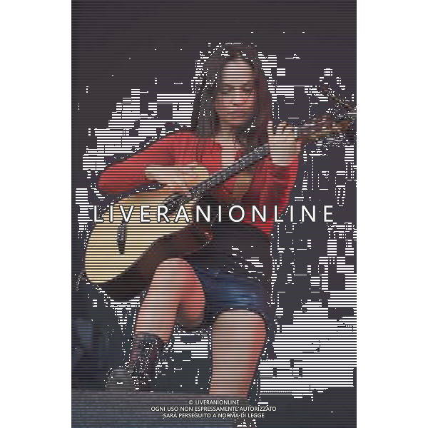 Pilton, UK, 27/06/2014 : Performances at Glastonbury Festival . Rodrigo y Gabriela plays. Person Pictured: Rodrigo Sanchez, Gabriela Quintero. Picture by Julie Edwards ©PHOTOSHOT/Agenzia Aldo Liverani sas - ITALY ONLY - EDITORIAL USE ONLY