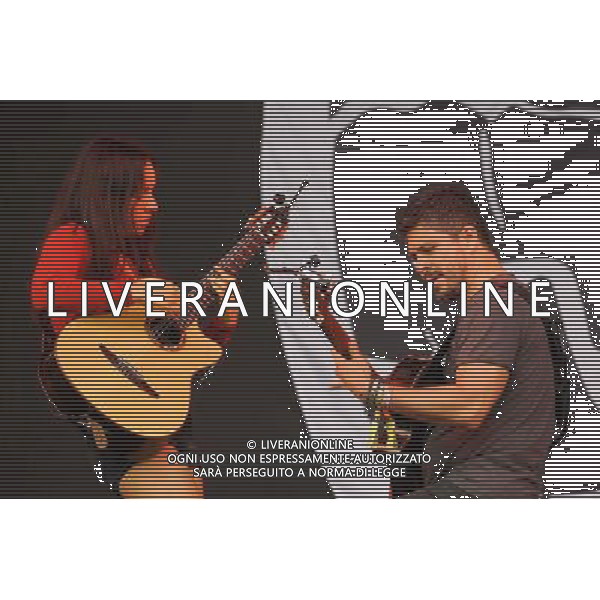 Pilton, UK, 27/06/2014 : Performances at Glastonbury Festival . Rodrigo y Gabriela plays. Person Pictured: Rodrigo Sanchez, Gabriela Quintero. Picture by Julie Edwards ©PHOTOSHOT/Agenzia Aldo Liverani sas - ITALY ONLY - EDITORIAL USE ONLY