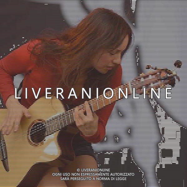 Pilton, UK, 27/06/2014 : Performances at Glastonbury Festival . Rodrigo y Gabriela plays. Person Pictured: Rodrigo Sanchez, Gabriela Quintero. Picture by Julie Edwards ©PHOTOSHOT/Agenzia Aldo Liverani sas - ITALY ONLY - EDITORIAL USE ONLY